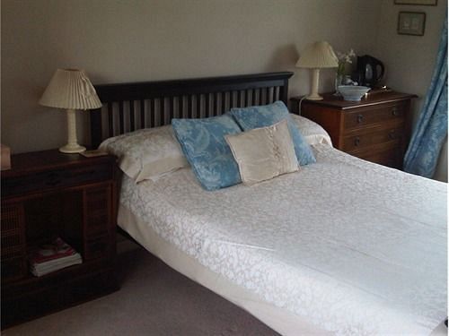 Damson Cottage B&B Лакок Экстерьер фото